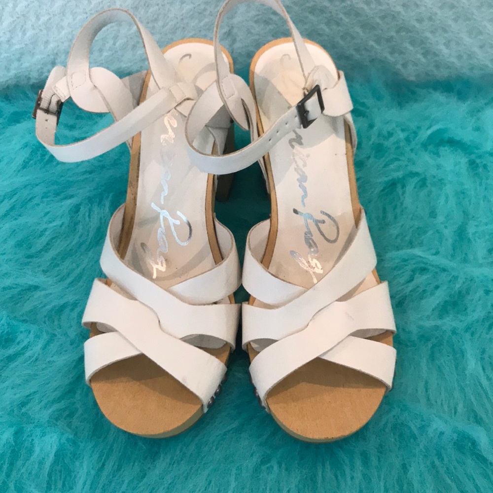 Women’s American Rag white sandals Size 8.5